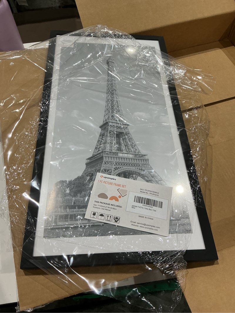 Condition photo showing New/Like New for upsimples 11x22 newspaper frame