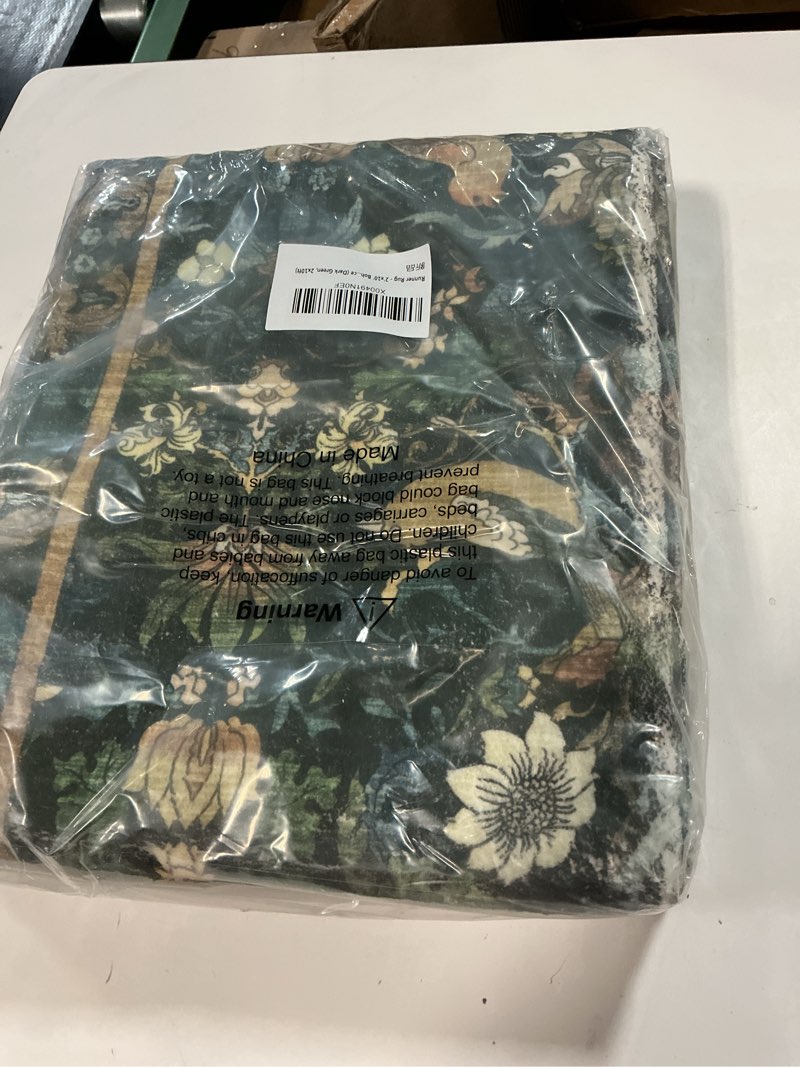Condition photo showing New/Like New for runner rug - 2'x10' boho washable kitchen rug, non-slip soft low pile rugs indoor for hallway hall living room bedroom sunroom, vintage stair carpet stain resistance (dark green, 2x10ft) dark green 10' x 2' (runner)