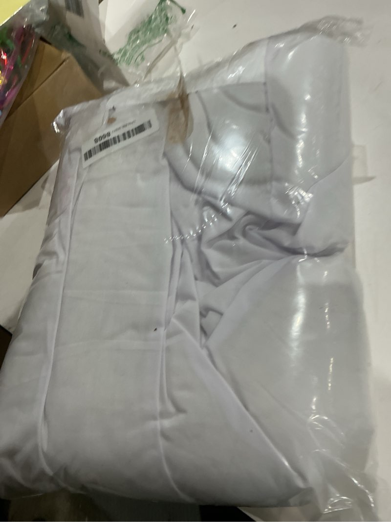 Condition photo showing Good Condition for moonrest® 15x15 inch synthetic down alternative square pillow insert form stuffer for sofa shams, decorative throw pillow, cushion and bed pillow stuffing - hypoallergenic 15“x 15” 15 inch x 15 inch