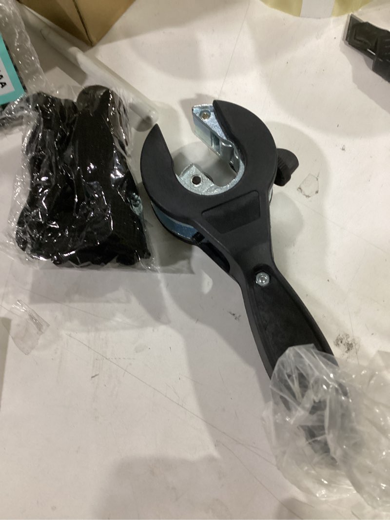Condition photo showing New/Like New for ratcheting tubing cutter, tubing cutter 1/4" to 7/8", 2 in 1 close quarters tube compact cutter, ratcheting pvc cutter for cutting pvc, ppr, and plastic hoses, ratcheting tube cutter (5/16" to 1-1/8")