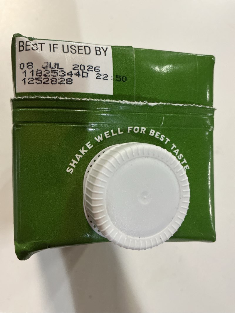 Condition photo showing New/Like New for califia farms - organic unsweetened almond milk, 32 oz (pack of 6), dairy free, vegan, plant based, keto, vegan, gluten free, non gmo, usda organic 32 fl oz (pack of 6)
