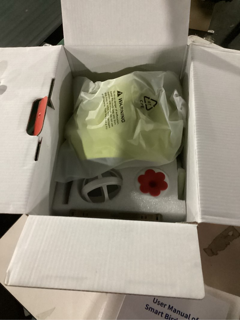 Smart Bird Feeder with Camera, 2.5K UHD Bird Feeder Camera Solar Powerd, Sensitive AI Identification, Instant Alerts Capture Video, IP66 Waterproof for Outdoor, Ideal Gift, Green