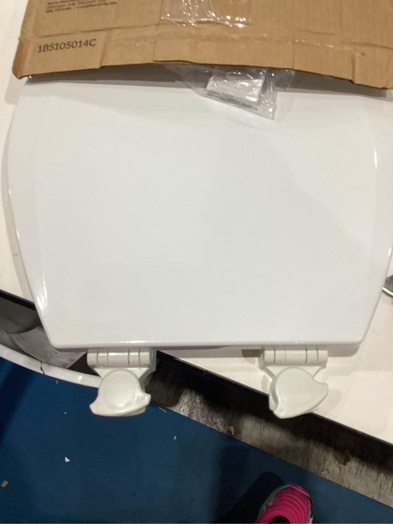 cadet elongated closed-front toilet seat with soft close