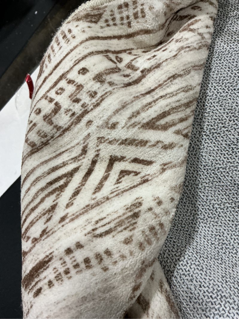 Condition photo showing As Is for (Similar to stock photo)Loloi Chris Loves Julia Polly Collection POL-10 Khaki/Sand 5'-0\" x 7'-6\" Area Rug Khaki / Sand 5' x 7'6\" (Rectangular)