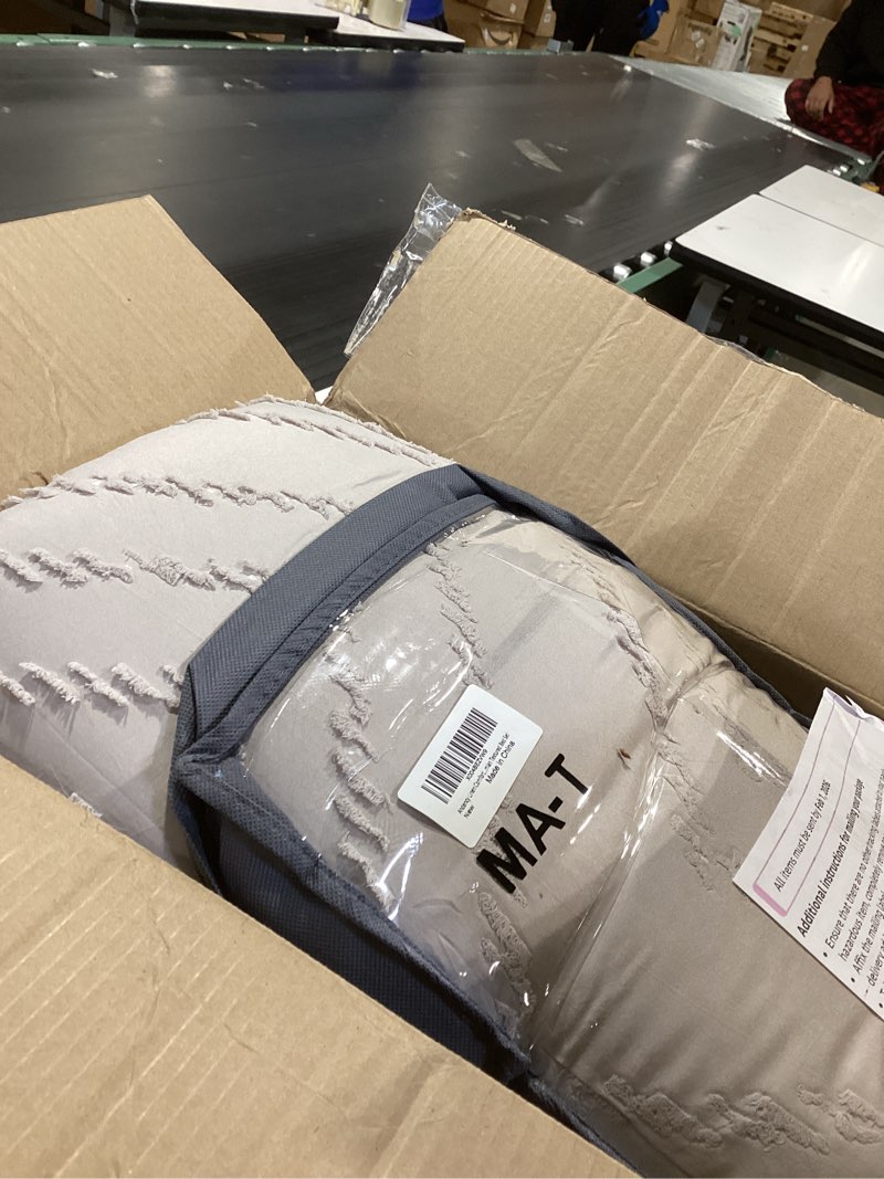 Condition photo showing Good Condition for Andency Linen Twin/Twin XL Comforter Set, Twin Bed Comforter for College Dorm Girls Boys Kids Boho Soft Warm Cute Comforter, 2 Pieces Aesthetic Chevron Bohemian Bedding Set 07 - Linen Twin/Twin XL (66"x90")