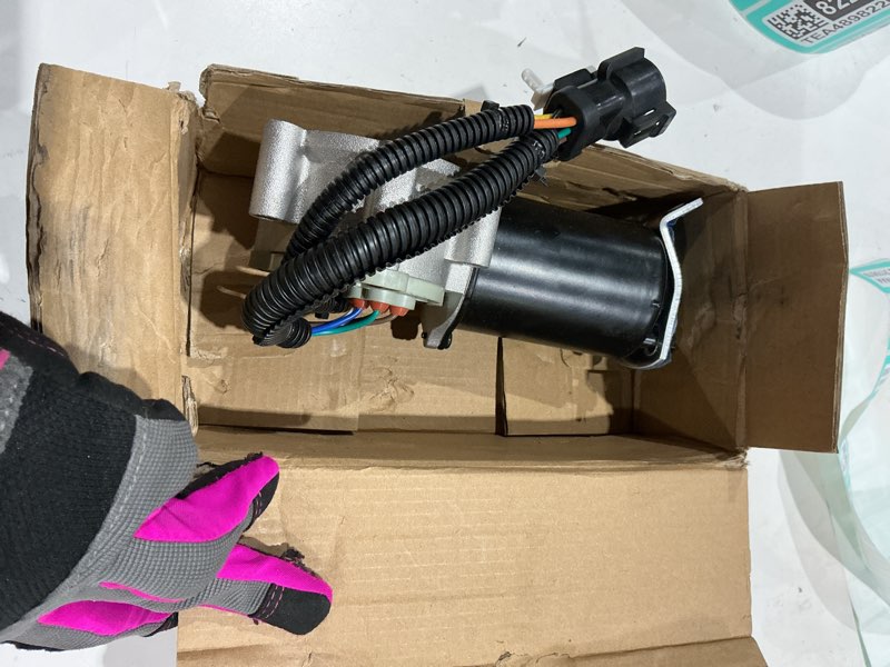 Condition photo showing Good Condition for transfer case motor 600-807 48-223 compatible with ford explorer sport trac 2003-2005 v6 4.0l ranger 2000-2004 mazda b2300 1995-1997 2001-2003 l4 2.3l b2500 1998-2001 l4 2.5l 4wd models