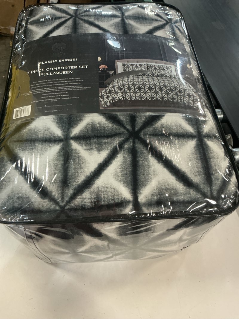 Condition photo showing Good Condition for vince camuto classic shibori 100% cotton 3 piece full/queen comforter set in black, all season, adult size, oeko-tex certified black full/queen comforter set