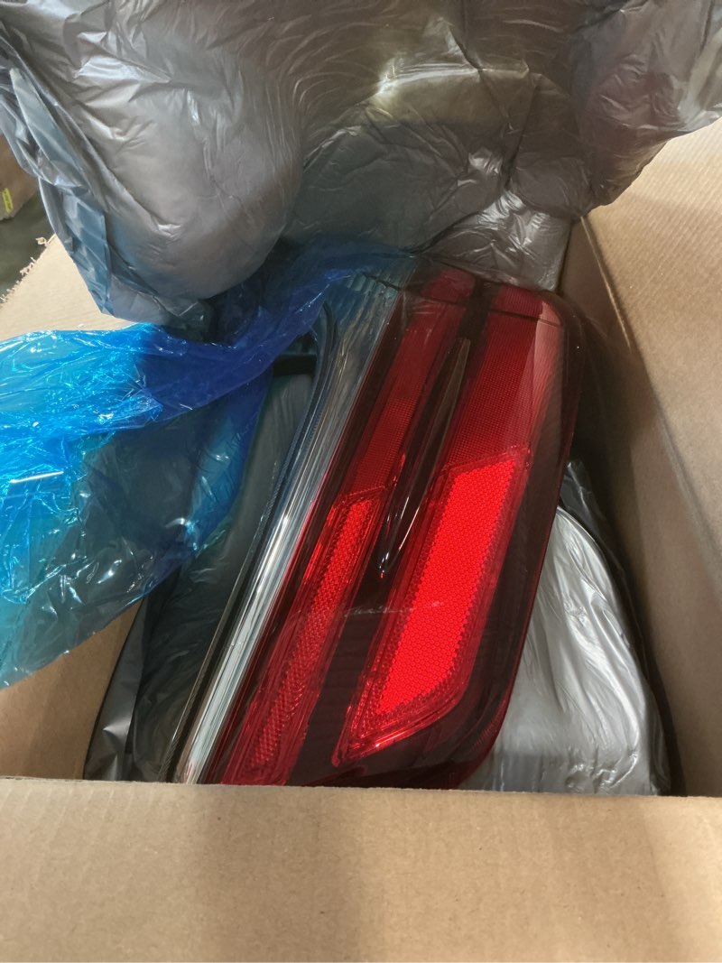 Condition photo showing Good Condition for munirater 1-Pack Rear Left Tail Light Brake Lamp Assembly Replacement for 2015-2020 Toyota Sienna Base/L/LE/XLE/Limited Driver Side Outer 8156008050 TO2804123