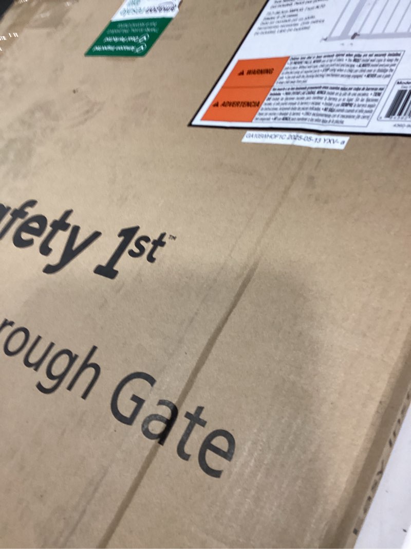 Condition photo showing New/Like New for Safety 1st Easy Install Walk Thru Baby Gate for Doorway With Door, Dog Gates, Fits 29"-38", Easy Install 28" Tall, White 1-Pack 29" to 38" Wide x 28" Tall White