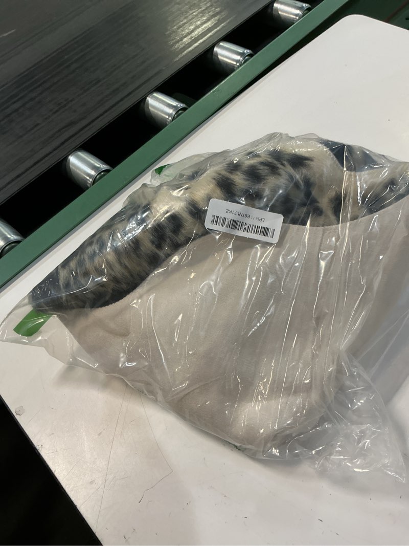 Condition photo showing Good Condition for leopard print area rug faux cowhide skin fur non-slip cheetah rug small accent distressed animal print hide mat floor carpet for door mat entryway bedrooms laundry room decor 3.3x2.95ft, leopard beige leopard 39.4"l x 35.4" w