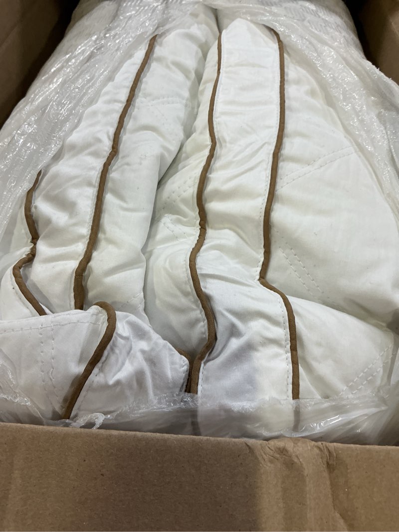 Condition photo showing Good Condition for puredown® goose feathers and down pillow for sleeping hotel collection bed pillows, gusseted, standard/queen, set of 2 gusseted style 1 standard (pack of 2)