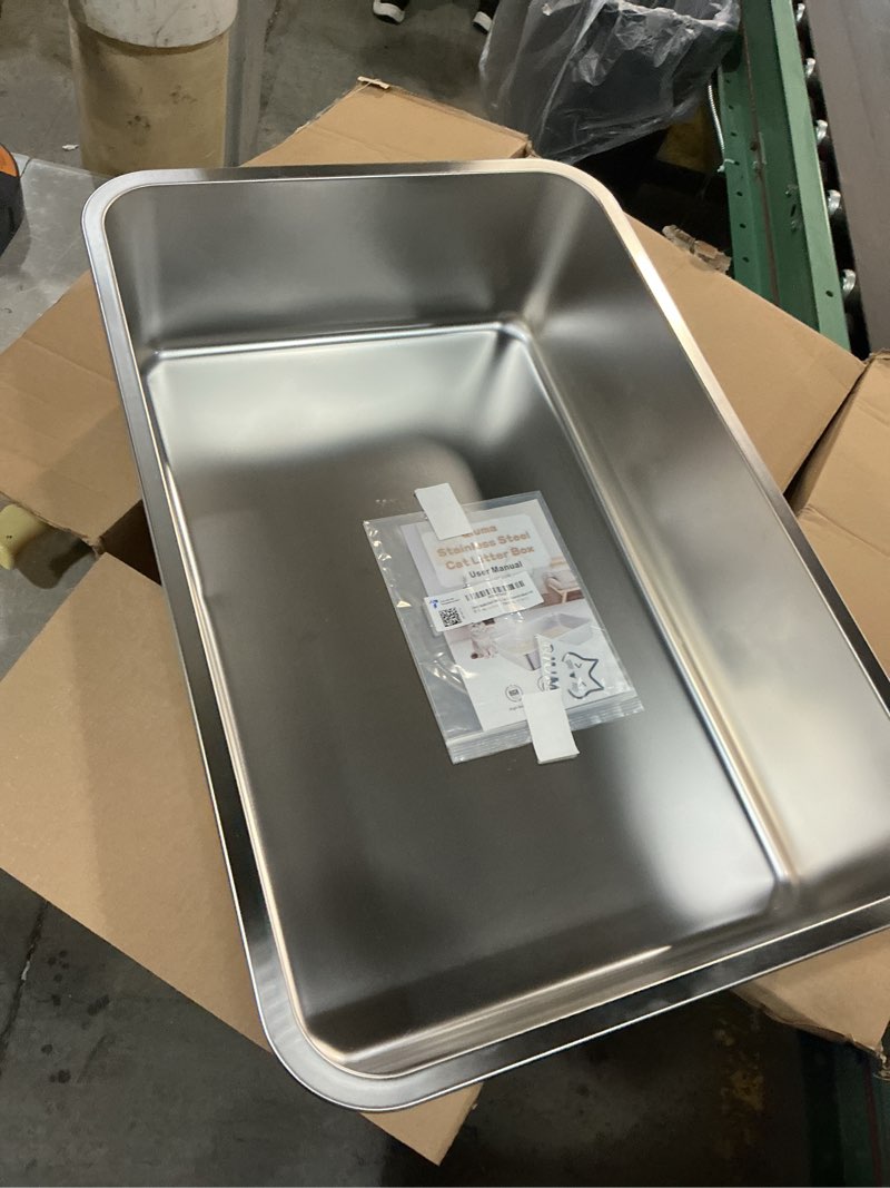 Condition photo showing Good Condition for qiuma stainless steel metal litter box, extra large cat litter box with high sides, odor-free, non-stick, easy to clean, 23.4"×15.6"×5.9", ideal for large cats & multi-cat households, litter tray