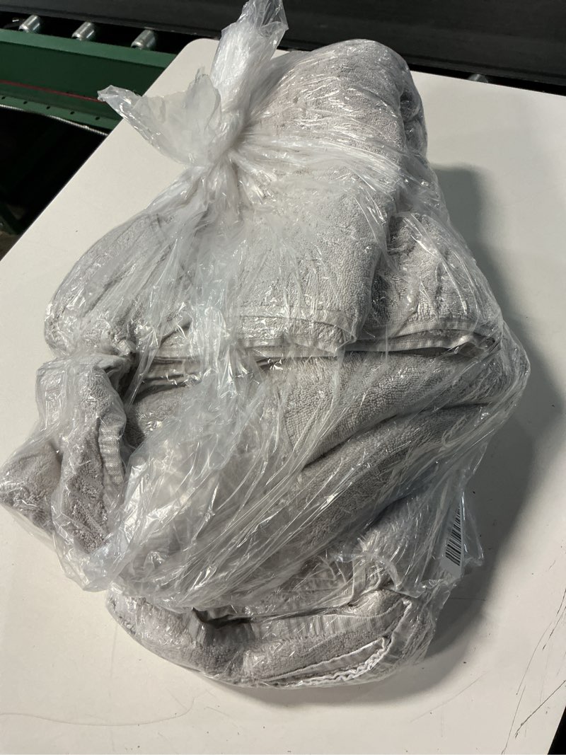Condition photo showing Good Condition for turkish ultra plush bath towel bundle, one size, silver