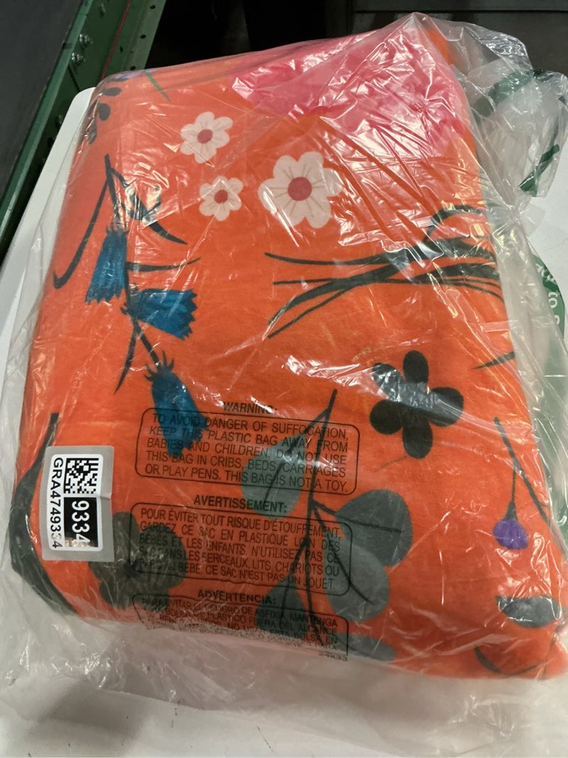 Condition photo showing New/Like New for rugs for living room, floral 6x9 non slip machine washable large living room rug, 0.27? low pile & non-shedding boho large area rug for for livingroom, bedroom, dining room (orange)