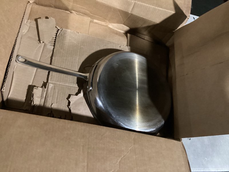 Condition photo showing Good Condition for Amazon Basics Tri-Ply Stainless Steel Fry Pan, 12 inch, Silver, Evenly Distributes Heat, Sturdy Handle