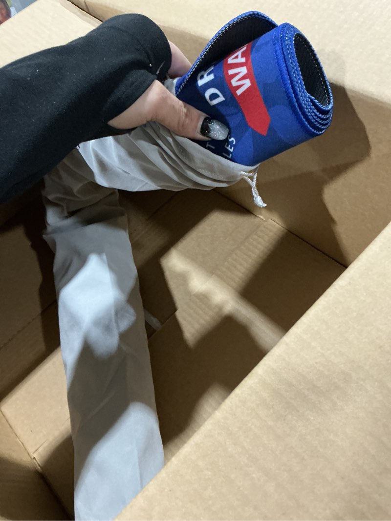 Condition photo showing Good Condition for crease-free mahjong mat for table, american mahjong mat with charleston rules, 31.5 x 31.5 inch non-slip rubber backing noise-reducing mah jongg learning mat with carrying bag (blue)