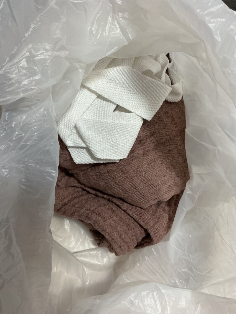 Condition photo showing Good Condition for organic cotton gauze throw, one size, fig