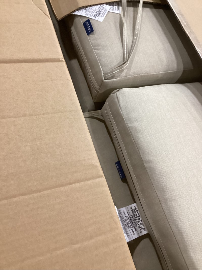 Condition photo showing Good Condition for seat cushions
