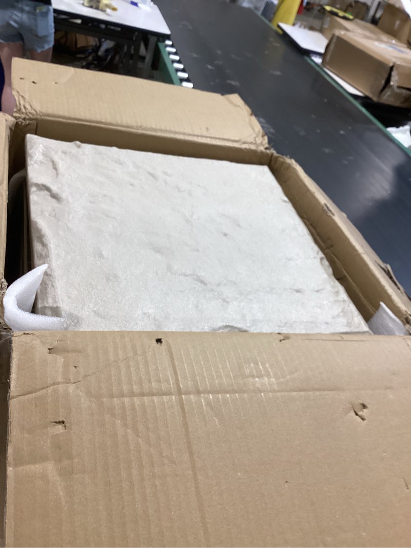 Condition photo showing Good Condition for vevor garden stepping stones, 16pcs 15.5 x 15.5 in, decorative stepping stones with stakes, weather-resistant plastic pathway pavers, smooth surface, outdoor walkway for lawn patio landscape, beige 16pcs beige