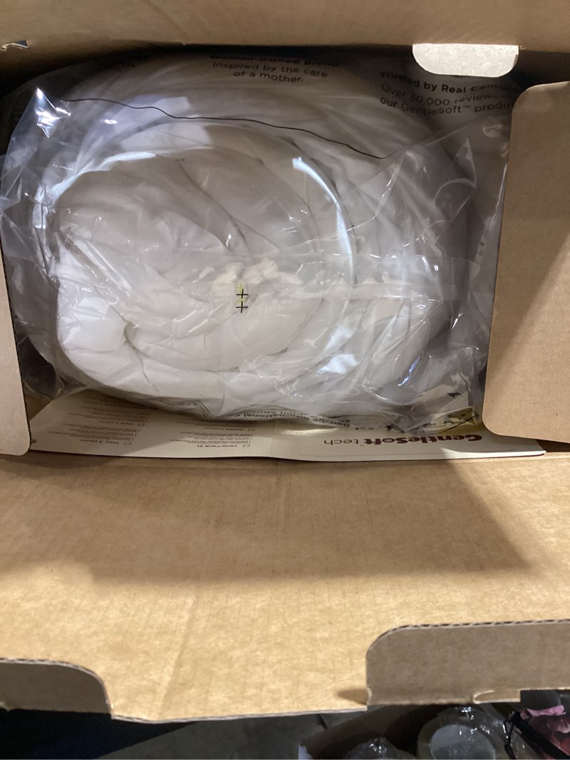 Condition photo showing New/Like New for Bedsure King Size Comforter Set, White Soft Prewashed Bedding for All Seasons, 3 Pieces GentleSoft™ Warm Down Alternative Bed Set, 1 Lightweight Comforter (104"x90") and 2 Pillowcases (20"x36")