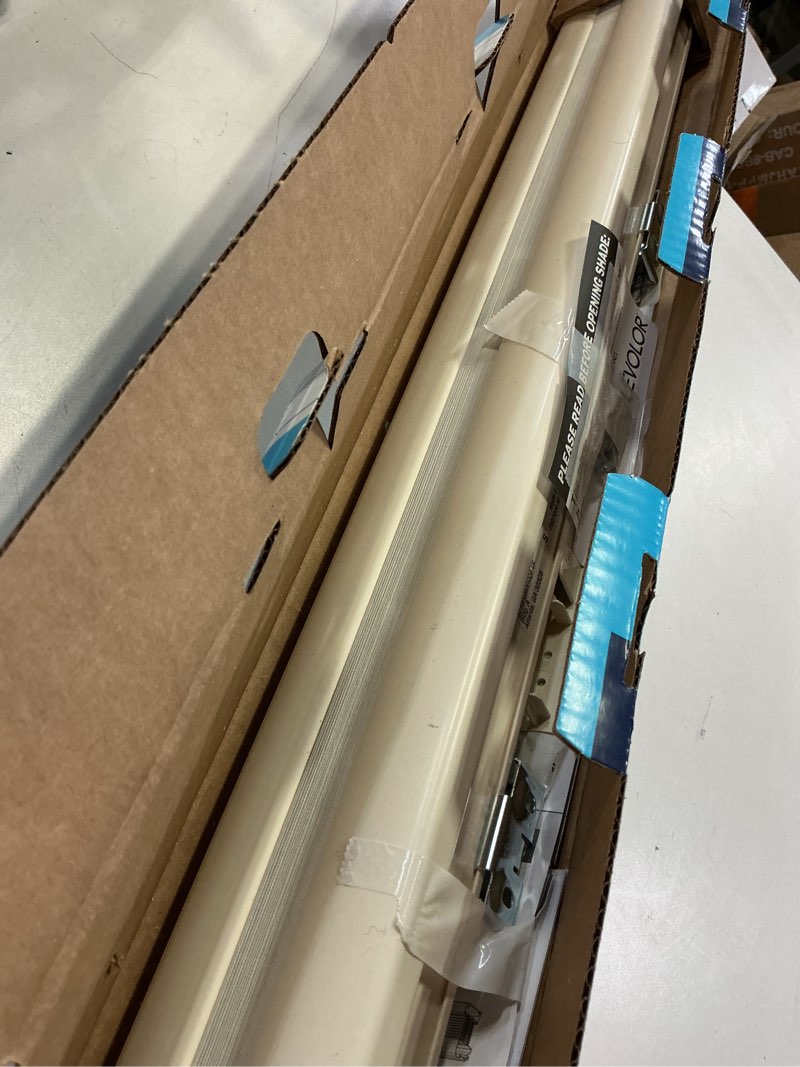 Condition photo showing Good Condition for LEVOLOR Trim+Go 35-in x 72-in Ecru Blackout Cordless Cellular Shade