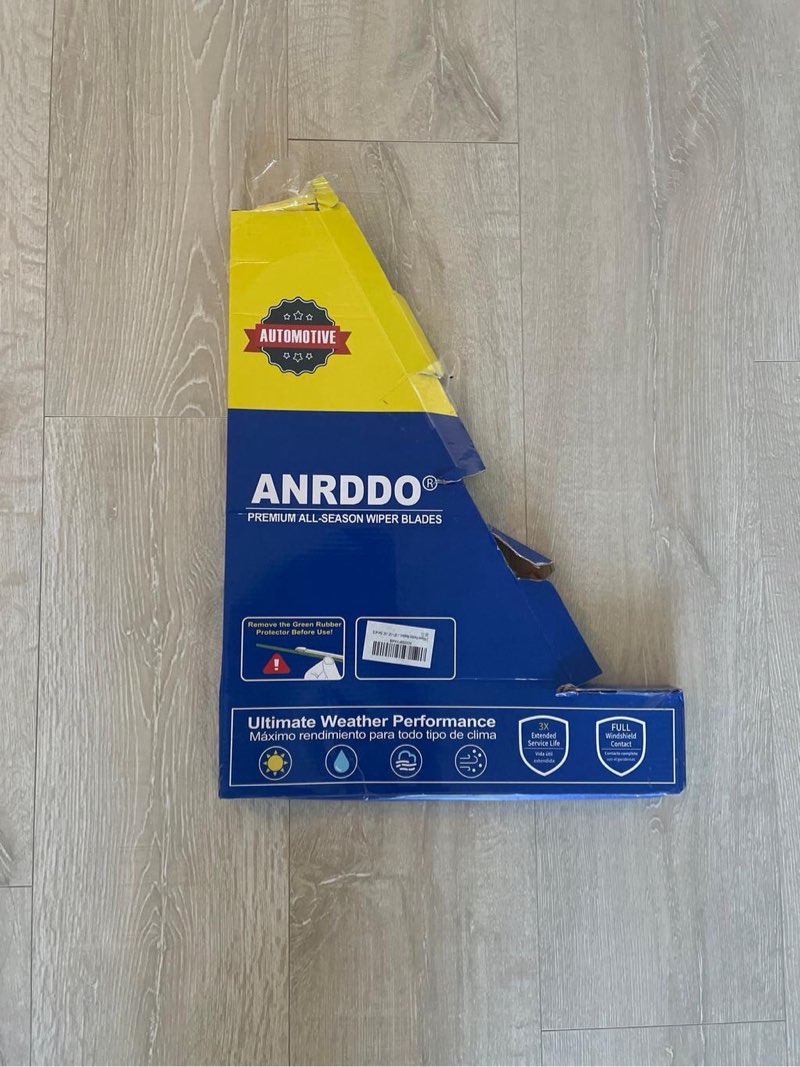 Windshield wiper blades