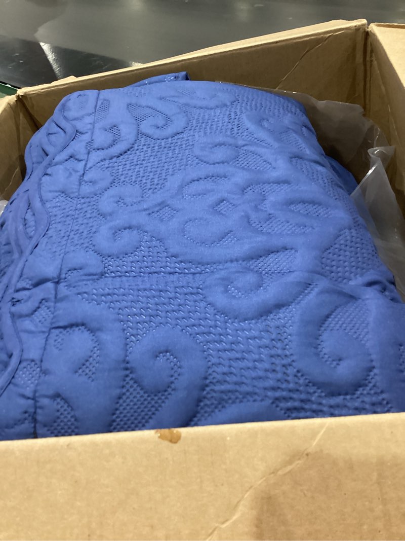 Condition photo showing Good Condition for oversized king bedspreads 128x120 extra wide quilt for tall king california king bed lightweight 3 piece quilted coverlet pillow shams set navy oversized king 128x120 navy