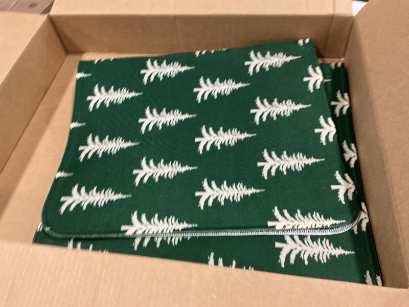 Condition photo showing Good Condition for Aytipun Forest Green Christmas Kitchen Mats Set of 2 Cream Xmas Tree Print Winter Holiday Kitchen Ru
