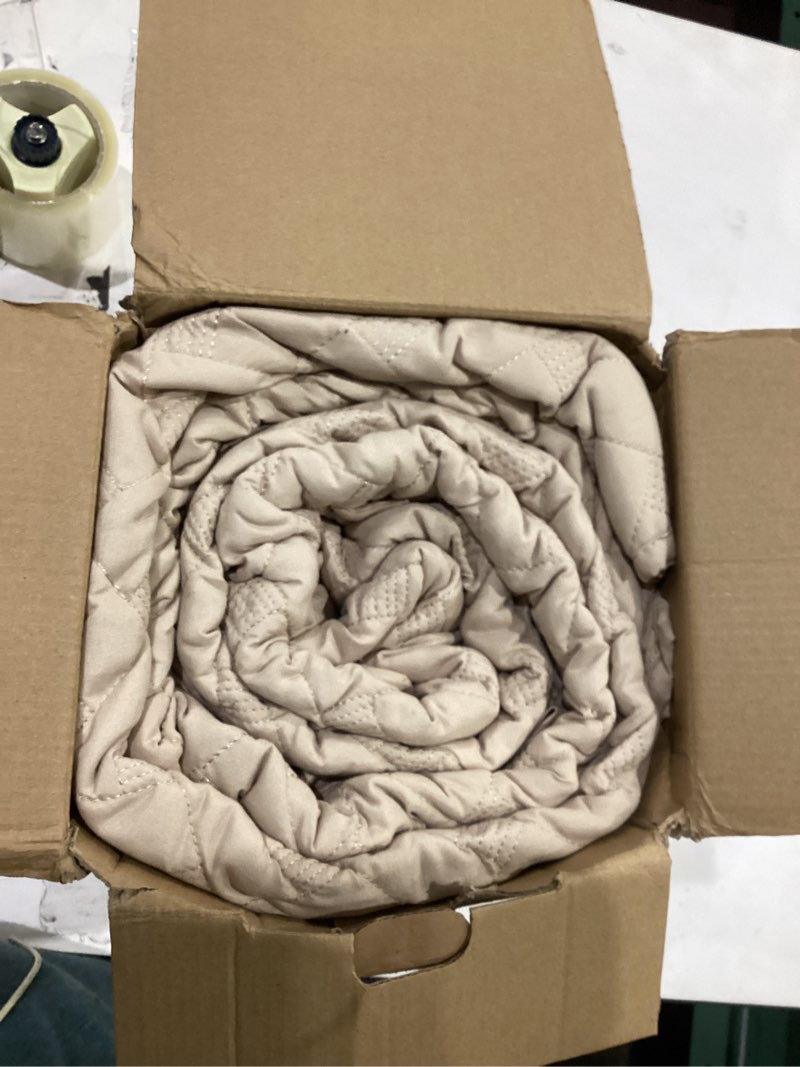 Condition photo showing Good Condition for Bedsure Quilts Queen Size - Lightweight Bedspreads Queen Size with Basket Weave Pattern, Soft Quilt Bedding Set, Hazel Comforter Set Coverlet for All Seasons with 2 Pillow Shams (90" x 96") | Skin-Friendly Soft, All-Season Comfort, Breathable, Lightweight, Machine Washable 21 - Light Khaki Queen / Full (90" x 96")