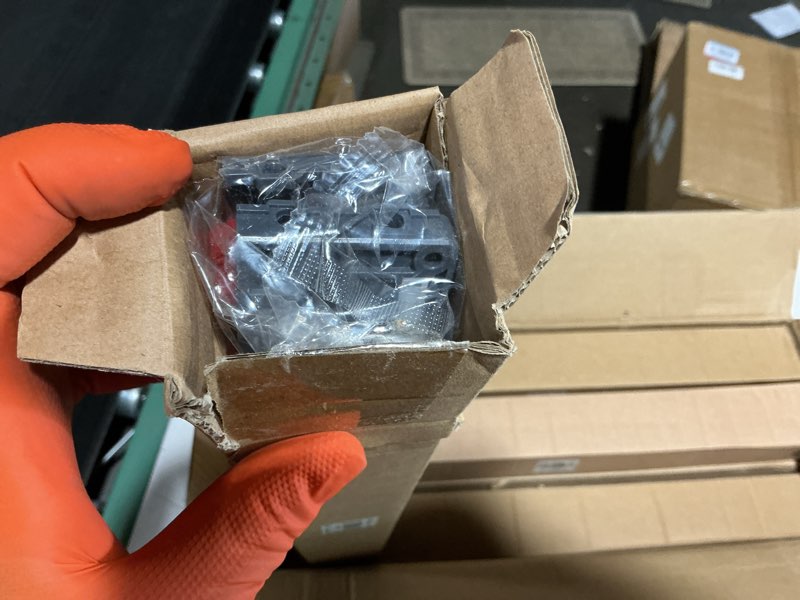 Condition photo showing Good Condition for probrico 6 pairs 18 inch undermount drawer slides, full extension concealed drawer runners soft close bottom mount drawer slides with rear mounting brackets locking devices 18 inch 6