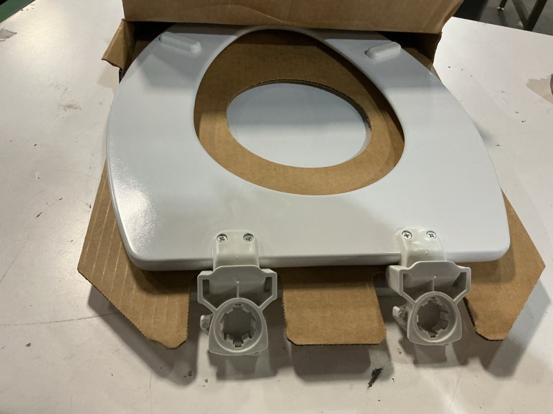 Condition photo showing Good Condition for bemis 1500ec 390 lift-off wood elongated toilet seat, cotton white (pack of 1)