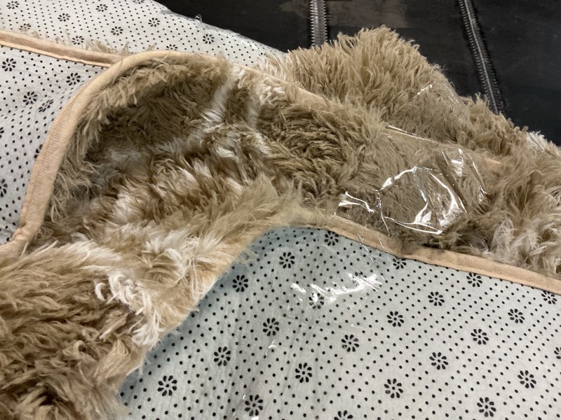 LOCHAS Luxury Shag Area Rug 8 x10 Feet Geometric Plush Fluffy Rugs, Extra Soft Carpet Runner Rugs fo(similar no same)