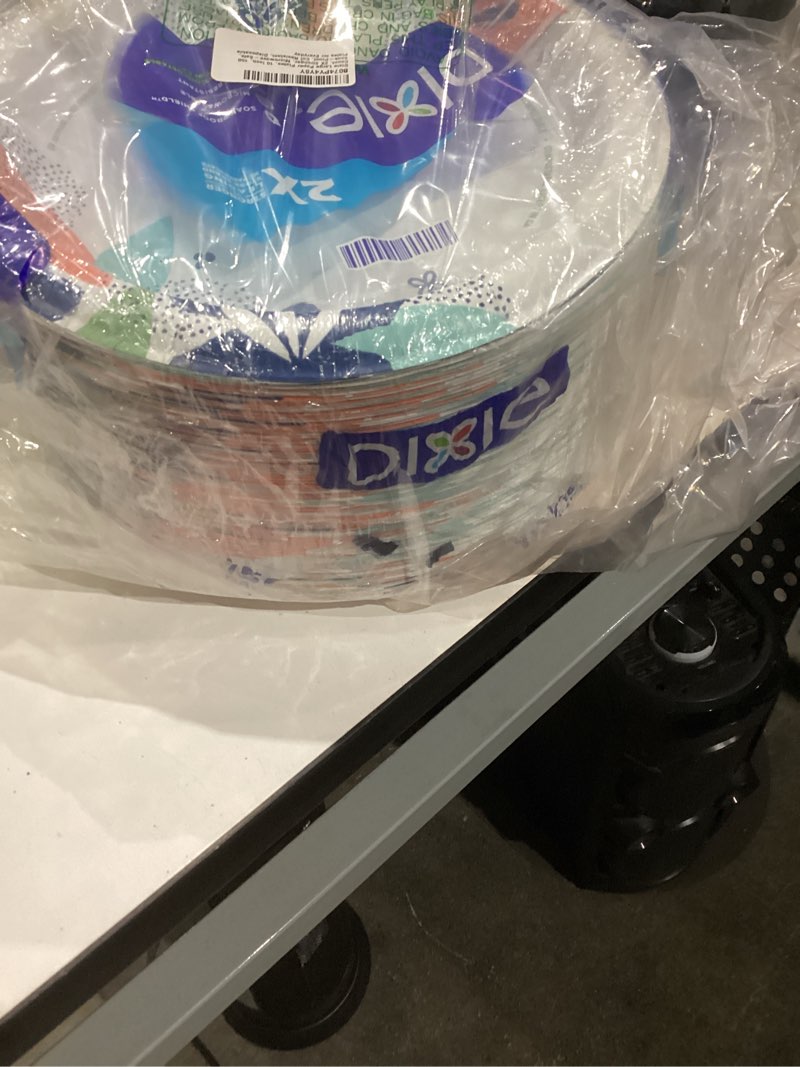 Condition photo showing New/Like New for Dixie Everyday Paper Plates,10 1/16" Dinner Size Printed Disposable Plate, 150 Count (Pack of 1)