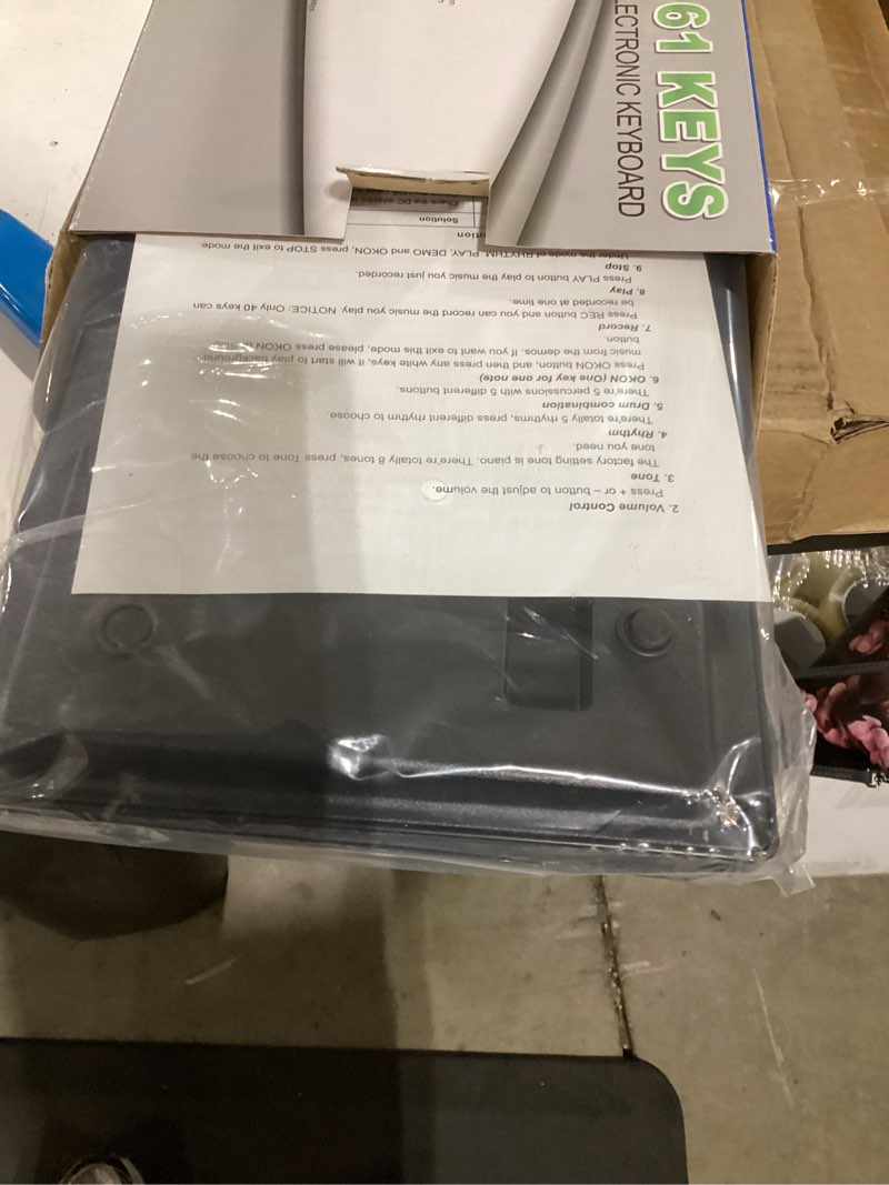 Condition photo showing Good Condition for M SANMERSEN Kids Music Keyboard, 61-Key Portable Electronic Piano Toy with Microphone, Teaching Tool for Beginners, Ages 3-12, Black 24.4*6.3*1.8 inch