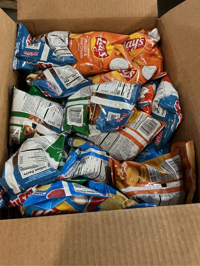 Condition photo showing New/Like New for ((USE BY/JAN/27/2026))Frito-Lay Tangy Favorites Mix Variety Pack, 1 Ounce (Pack of 40)