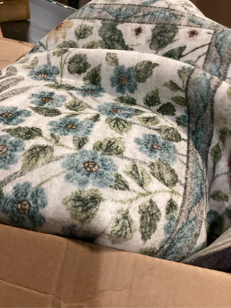 Condition photo showing Good Condition for 9x12 washable area rug, soft non slip low pile rug for living room, bedroom, large dining room, vintage floral design, stain resistant carpet beige rectangular 9x12
