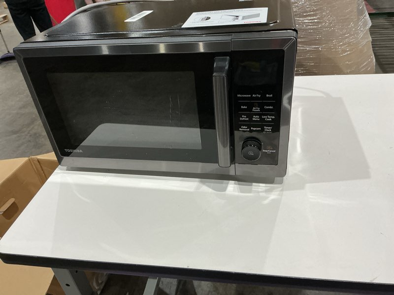 Condition photo showing Good Condition for toshiba countertop microwave oven air fryer combo, inverter, convection, broil, speedy combi, even defrost, humidity sensor, mute function, 27 auto menu&47 recipes, 1.0 cu.ft/30qt, 1000w black