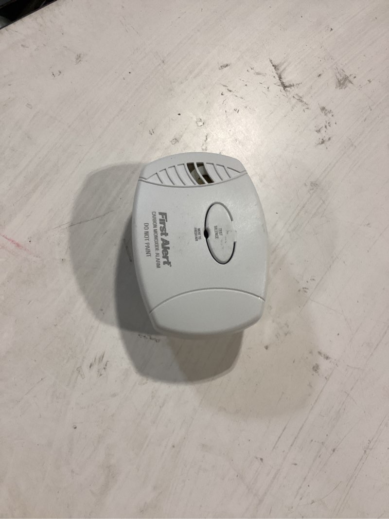 Condition photo showing Good Condition for first alert battery-operated carbon monoxide detector