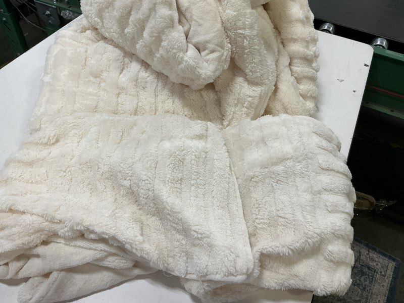 Condition photo showing Good Condition for Amélie Home King Size Comforter Set with Stripe Jacquard Design, Beige Fluffy Fleece Bedding Set, Super Warm Fuzzy Plush Bedding Set for Winter, 3 Pieces, 1 Soft Comforter and 2 Pillowcases Stripe Patchwork Beige King (106\"x90\")