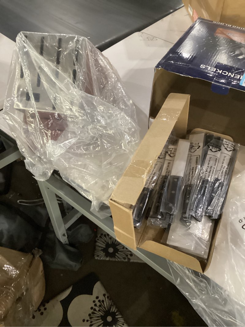 Condition photo showing New/Like New for henckels dynamic razor-sharp 20-piece knife set, chef knife, bread knife, steak knife, german engineered informed by 100+ years of mastery