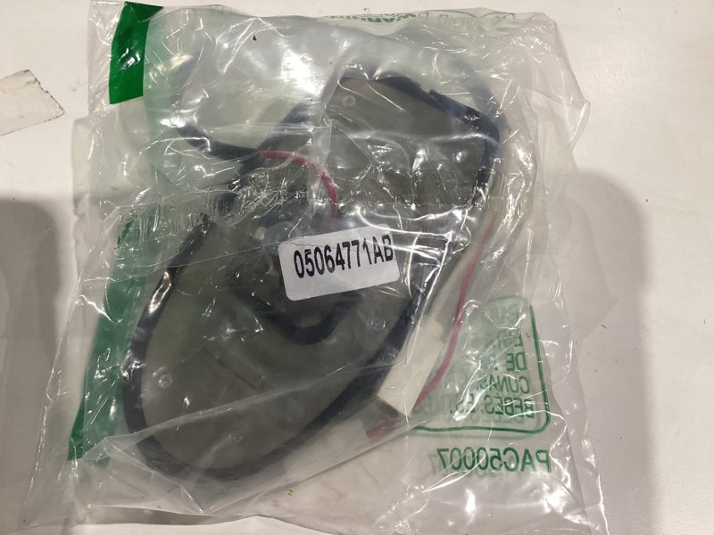 Condition photo showing Good Condition for 05064861ad antenna base cable mount assembly fit for grand cherokee 2011-2013, durango 2011-2013, avenger 2011-2014 replaces 05064771ab 05064771ac antenna base cable bracket