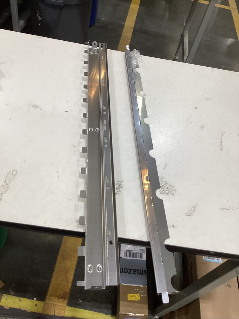 This item is a replacement Flavorizer bar and burner support bracket set for Weber Summit grills. 