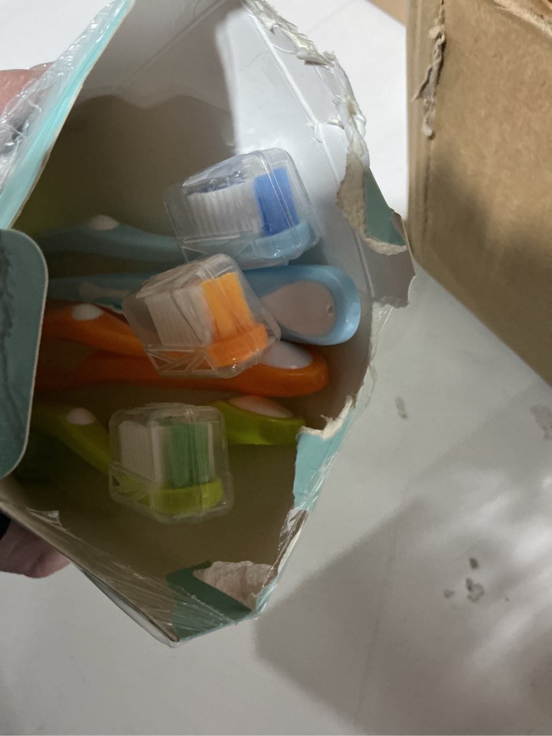 Condition photo showing Good Condition for Medium Toothbrushes for Adults, Toothbrush Medium Bristles with Covers for Travel, Deep Plaque & Stain Removal, 6 Count