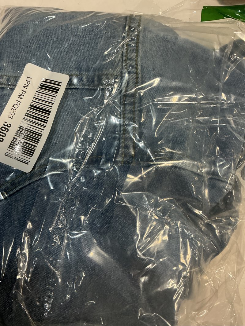 Condition photo showing Good Condition for women trendy jean jacket stretchy cropped denim jacket long sleeve button down denim coat light blue large