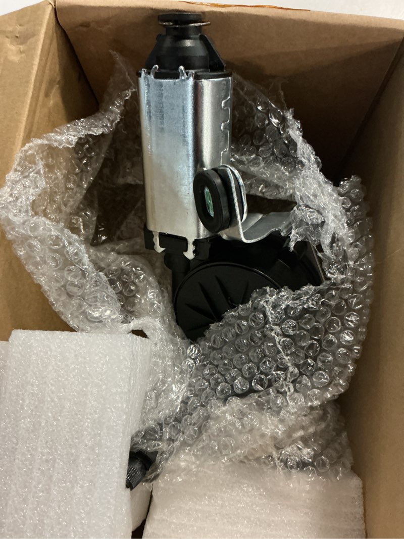 Condition photo showing Good Condition for rear windshield wiper motor for volvo xc90 2003-2014