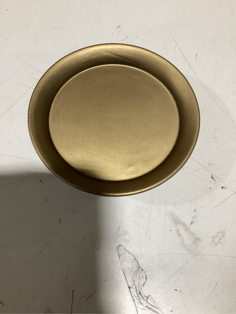 Condition photo showing New/Like New for Zonon 2 Pack Brass Color Metal Clawfoot Dish Pedestal Dish Candle Tray Round Clawfoot Candle Holder 