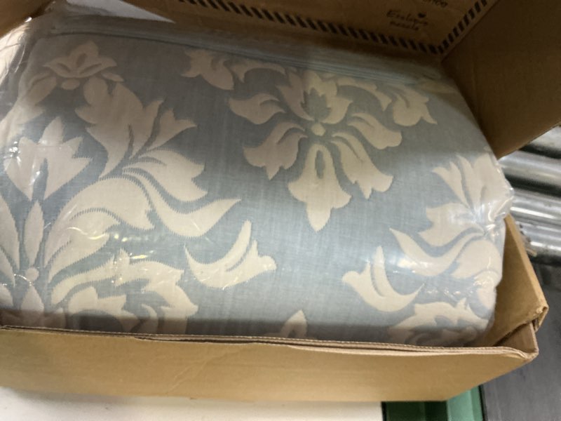 Condition photo showing New/Like New for exclusivo mezcla cotton quilts king size blue, soft lightweight bedspread breathable prewashed bed coverlet with 2 pillow shams, boho pattern yarn dyed muslin quilt bedding set for all seasons blue king(104"x92")