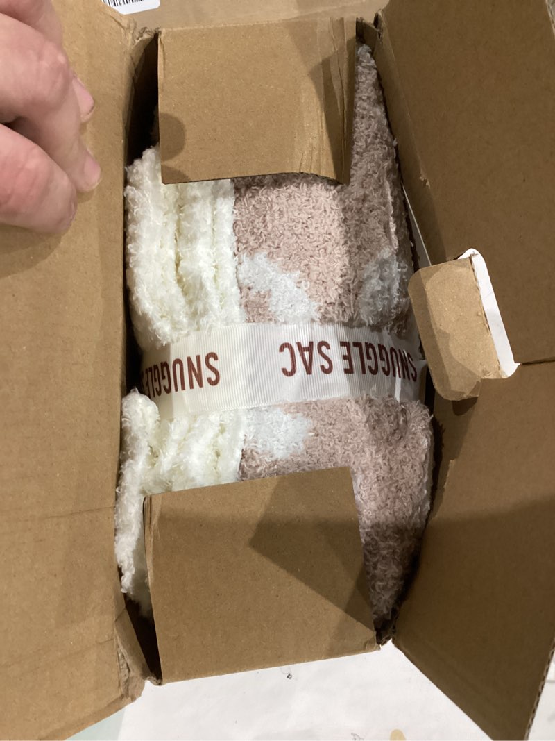 Condition photo showing Good Condition for Snuggle Sac Leopard Throw Blanket for Couch Bed Sofa 50x60 inches, Reversible Beige Leopard Blanket Ultra Soft Cozy Blankets for Women Mothers Birthday Gifts Leopard Beige Throw(50"x60")