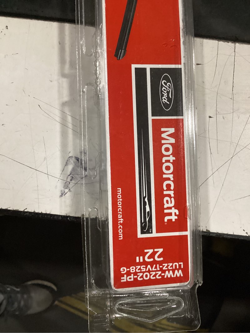 Condition photo showing Good Condition for ford motorcraft - black wiper blade front 22”