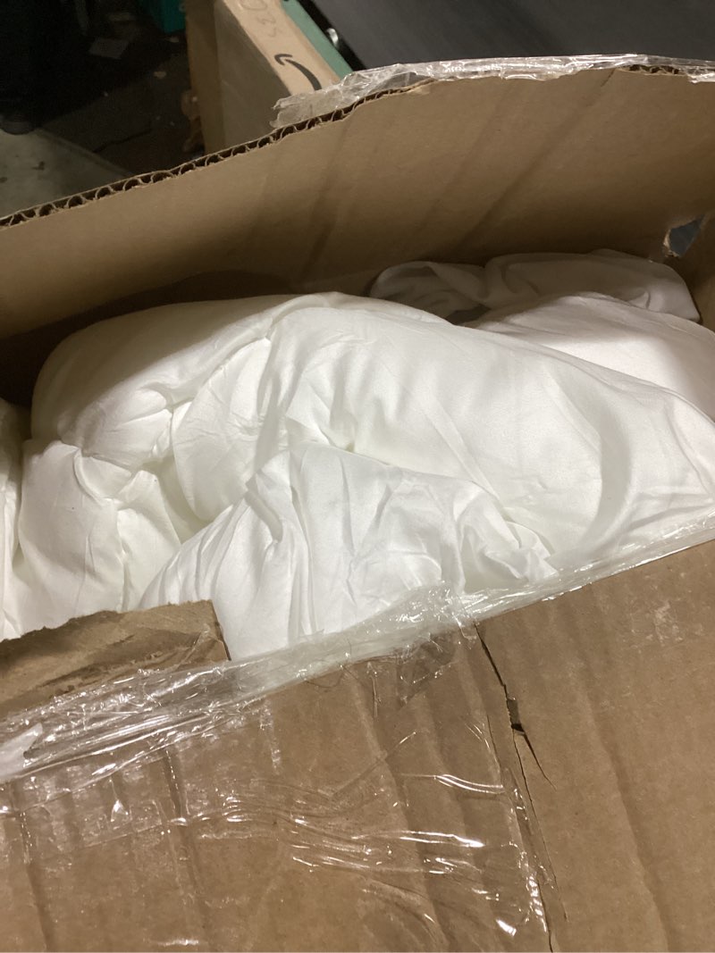 Condition photo showing Good Condition for ELEMUSE Queen Mattress Topper for Back Pain, Extra Thick Mattress Pad Cover, Plush Soft Pillowtop with Elastic Deep Pocket, Overfilled Down Alternative Filling White Queen